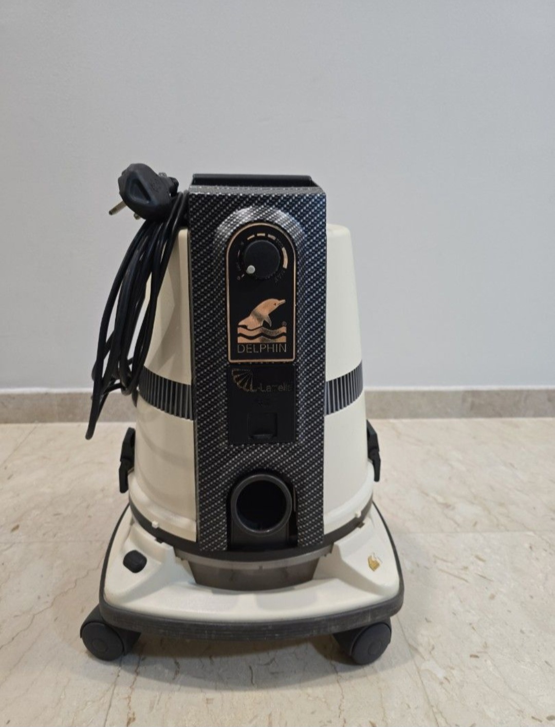 DELPHIN Wet & Dry Vacuum Cleaner- Complete Set
